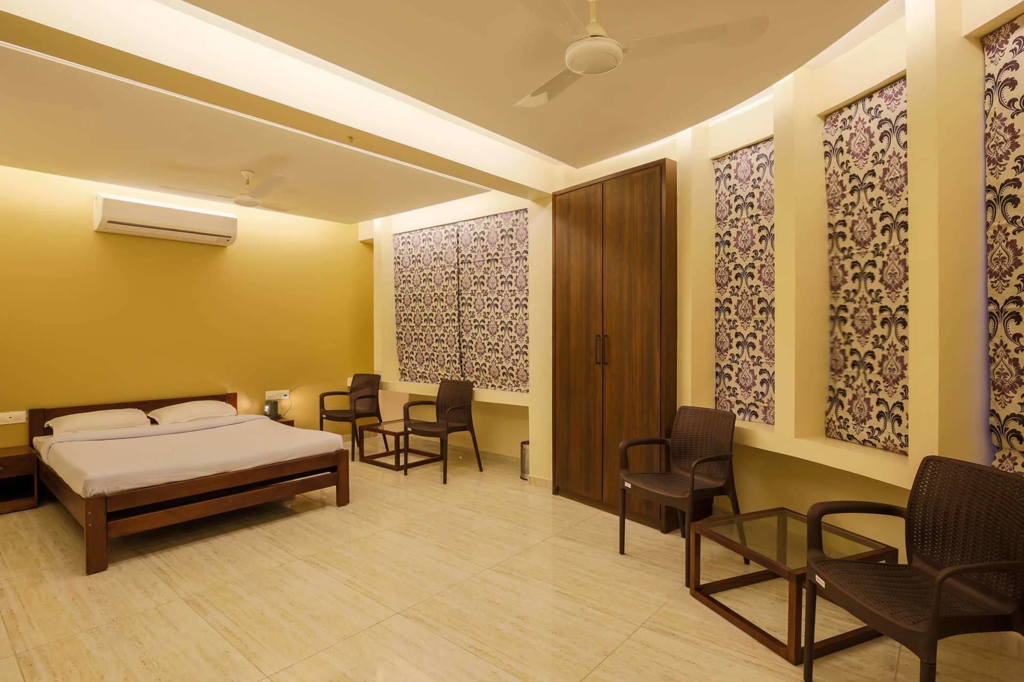 Hotel Darshan Kolhapur Bagian luar foto